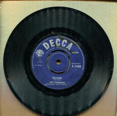 7inch Record TORNADOS  Telstar F11494 Decca 1962 UK Rock Used