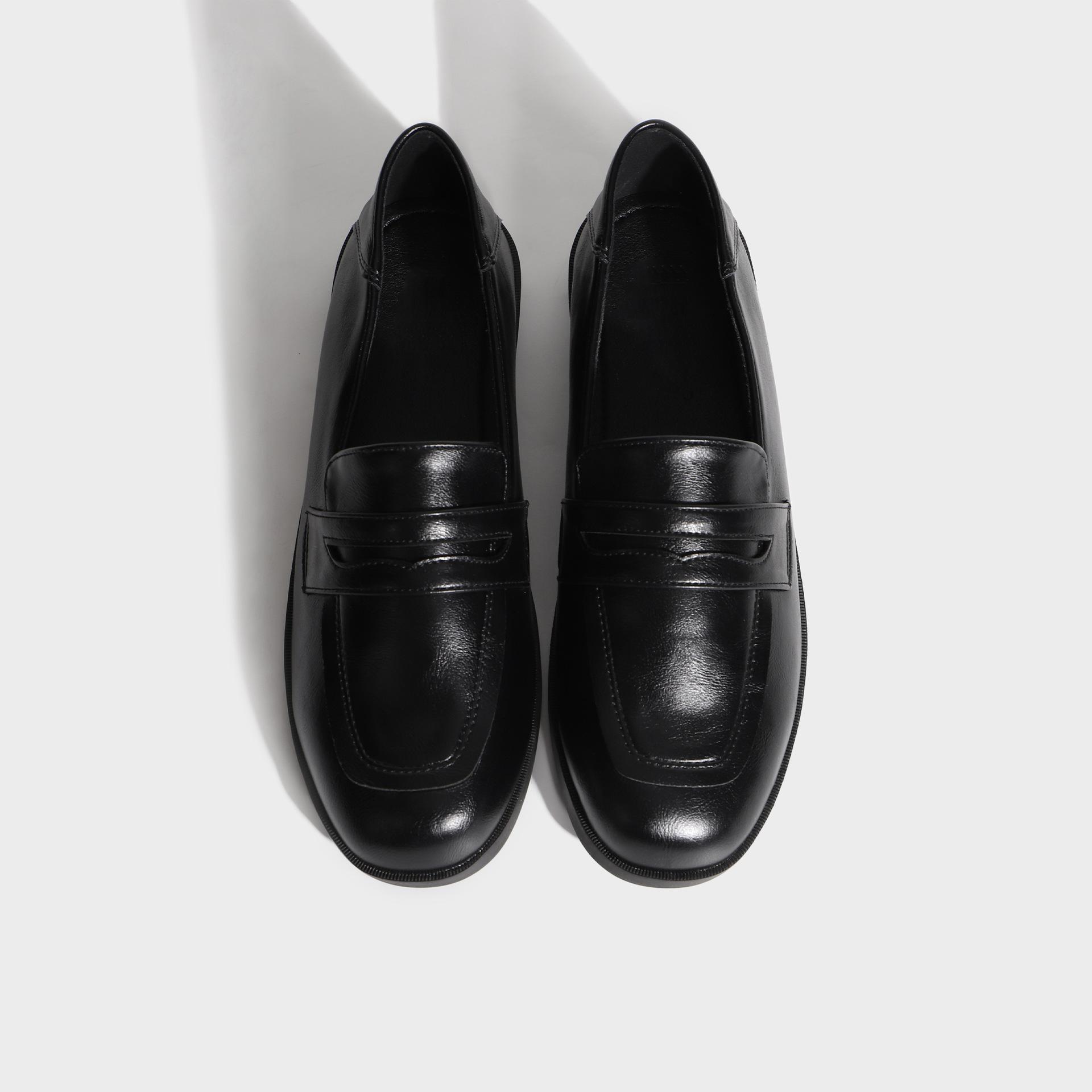 

Black loafers women s fashion British style small leather shoes soft leather platform shoes single shoes 2025 spring women s shoes 34