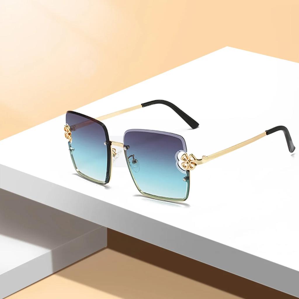 Retro Women Hollowed Flower Sunglasses Large Square Fashion Glasses Anti Glare UV Protection Stylish Accessories