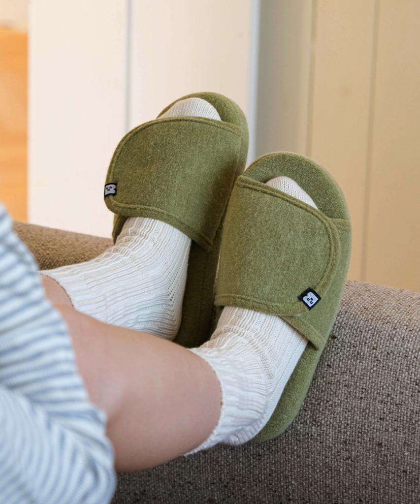 Pantofole da casa per cuccioli Banaco (5 colori)