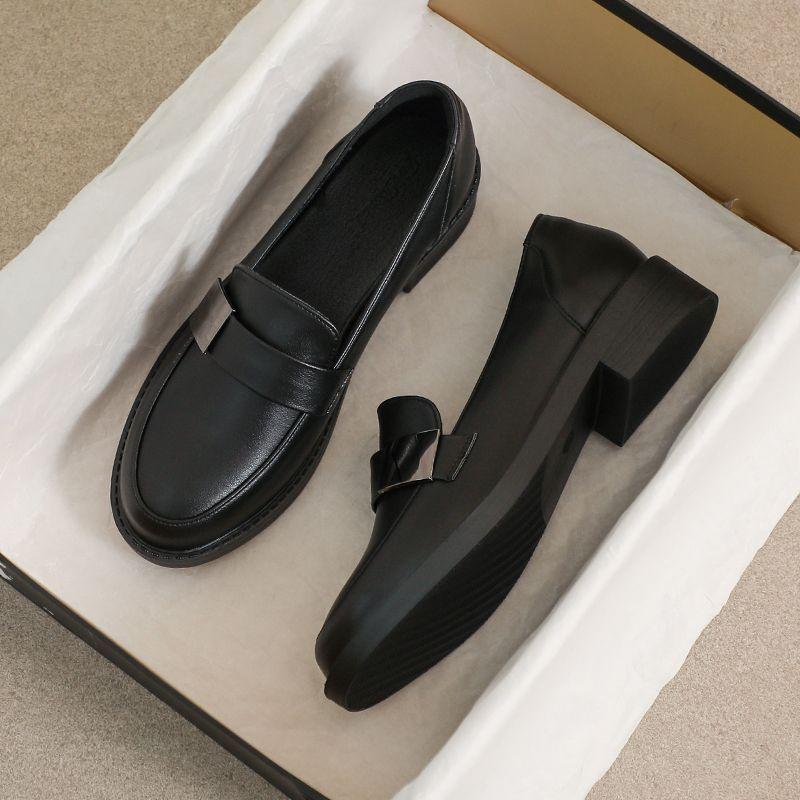 Leather small leather shoes women's new spring flat bottom comfortable black work soft bottom spring and autumn