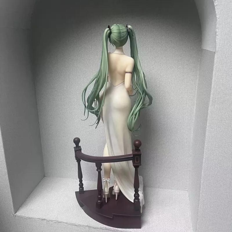 Hatsune Green-Haired Princess 42Cm Pvc Figure Staircase Scene Desktop Ornament Collectible Replica Shipped Within 48 Shipment