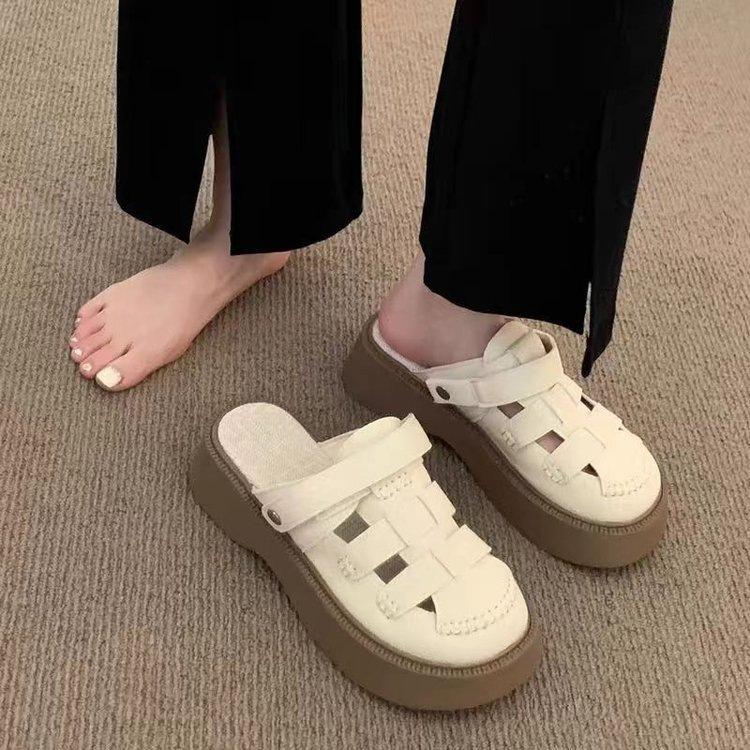 Two new sandals for women's 2025 new hole-hole Mori Roman shoes, lazy half slippers, women's height increase