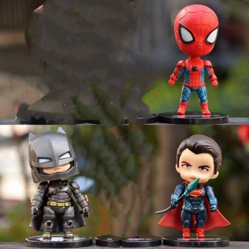 Scatola a Sorpresa Action Figures Marvel Avengers, Batman Iron Man Spider-Man Captain America Giocattoli, Ornamenti Modello da Collezione per Bambini e Fan