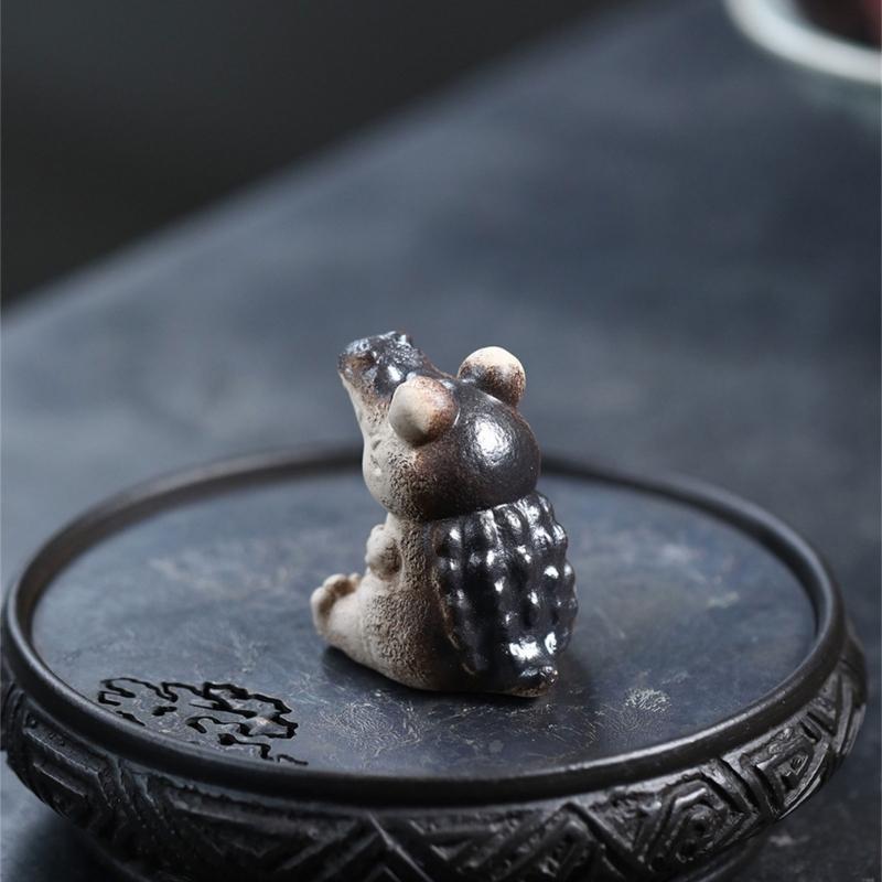 Exquisite Resin Tea Pet Elegant Tea Pet Sculpture Perfect for Tea Shops