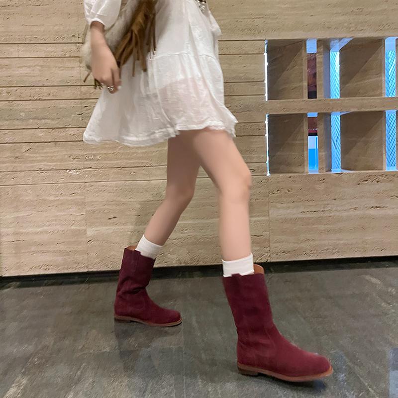 Krazing Pot Chaussures en daim de vache pour femme, bottes mi-mollet à bout rond et talons bas épais, collection automne-hiver