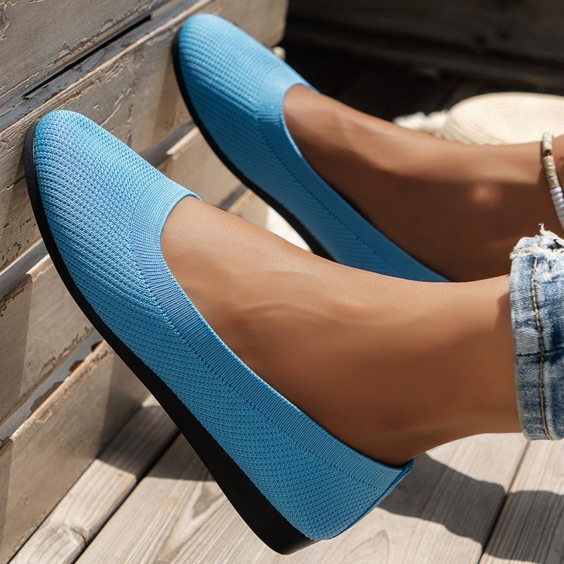 Large size autumn new flat bottom round head set feet shallow mouth fly weaving casual versatile single shoes women