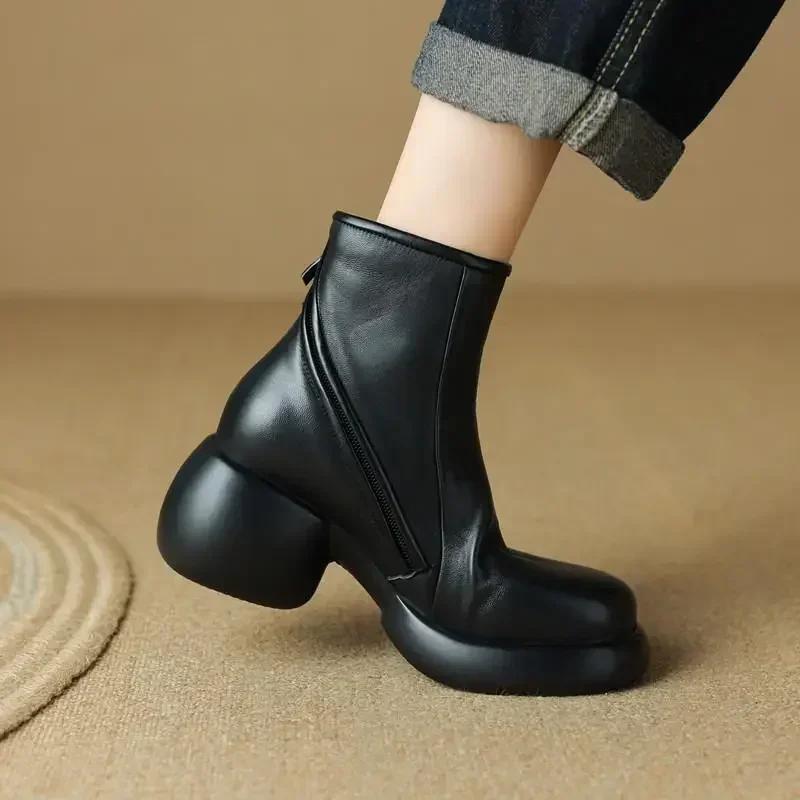 Women's Short Boots New Winter Leather Thick Soled Round Toe Boots Retro British Style with Plush Comfortable Fashion Boots
