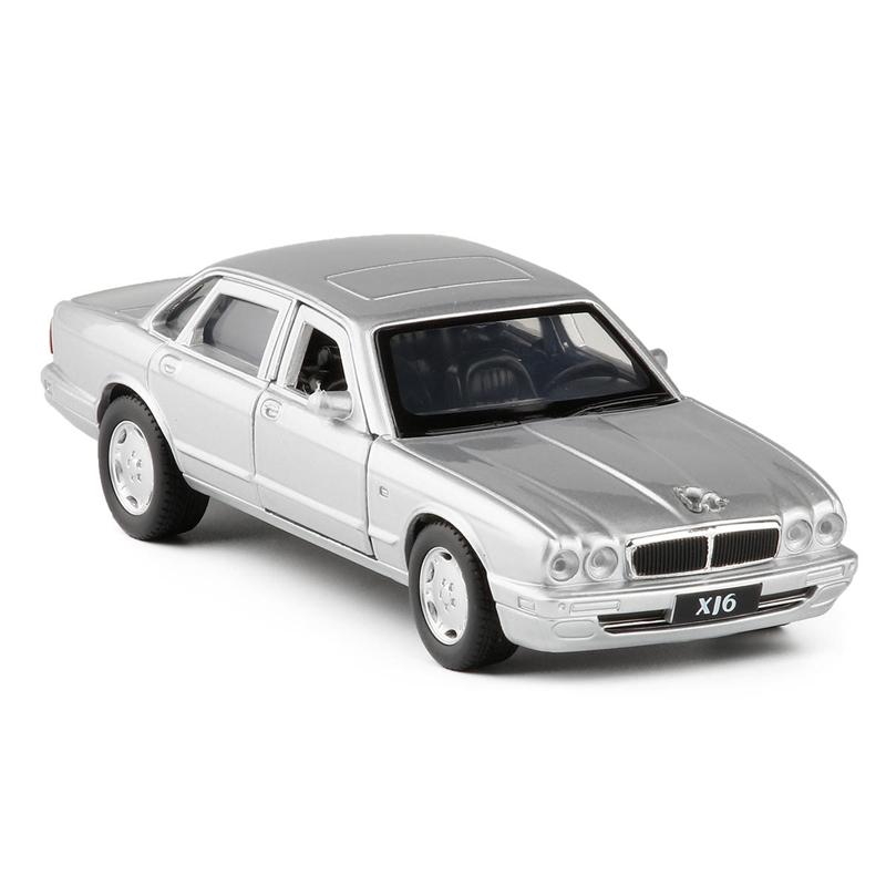 

1/36 Jaguar XJ6 Спортивный автомобиль Сплав Миниатюрный автомобиль Литой металл Масштаб Модель автомобиля Статическая коллекция Детская игрушка-транспортное средство Подарок на день рождения серебряный