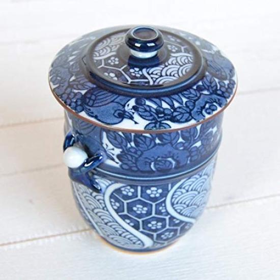 Stylish teacup with featuring the Kacho Ikkanjin design in Made in Arita-yaki Hasami-yaki lid, blue. Japan.