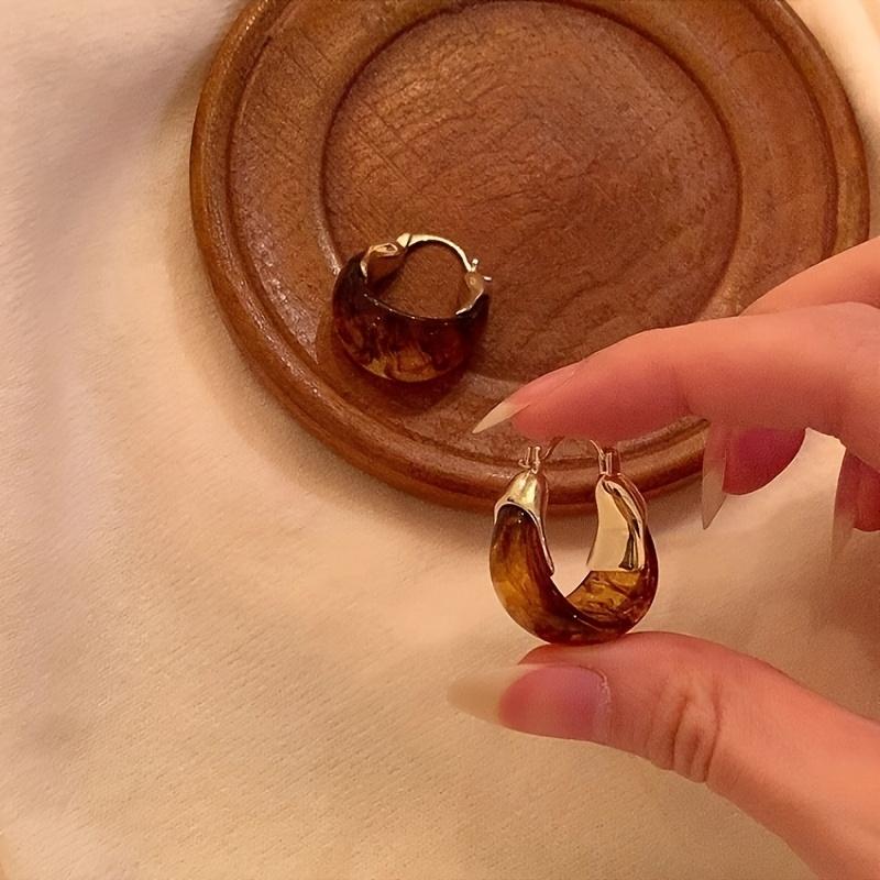 Women's Fashion Hoop Earrings Vintage Amber-Colored Easy Light Luxury Premium Earrings - Temperament Ear Jewelry