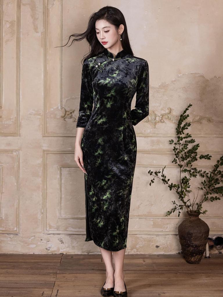 Exquisite 2025 New Chinese Cheongsam: Elegant Retro Dress for Women