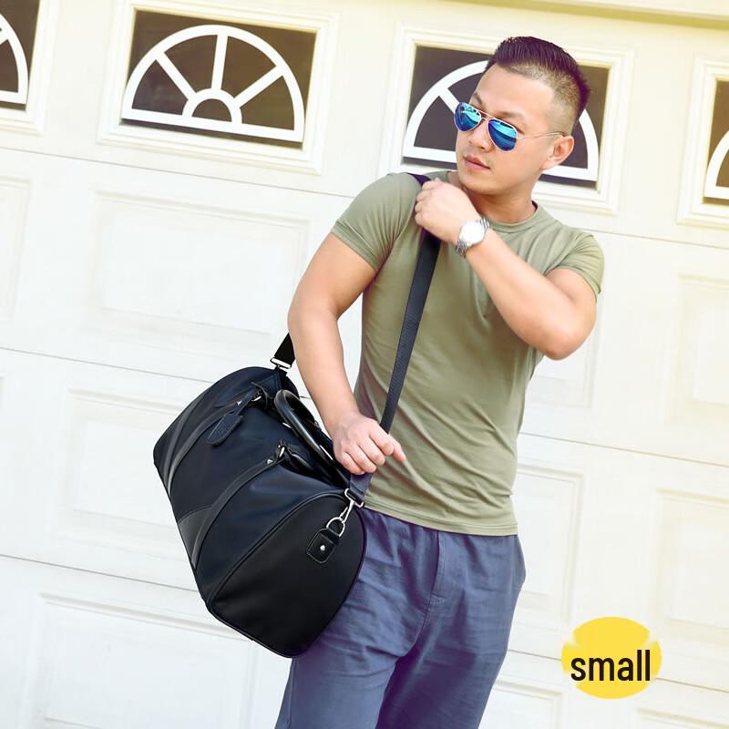 

Lishen Men s Large Capacity Travel Shoulder Bag