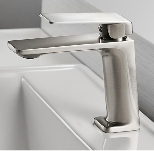 Chrome Basin Faucet Bathroom Sink Faucet Single Lever Chrome Faucet Basin Taps Deck Vintage Wash Hot Cold Mixer Tap Crane Brass