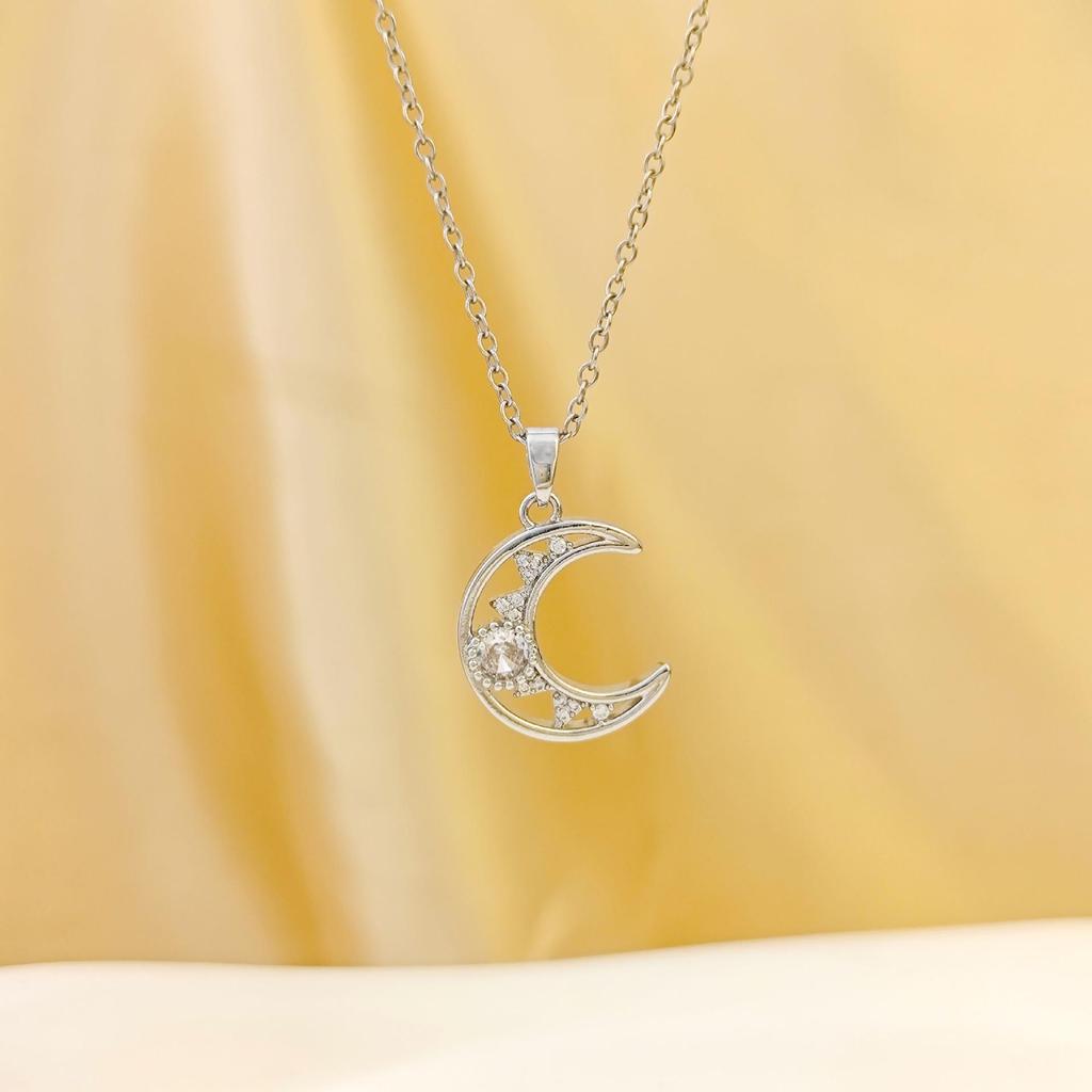 European & American Moon Necklace: Personalized Diamond-Inlaid Pendant for Women, Light Luxury Clavicle Chain Jewelry