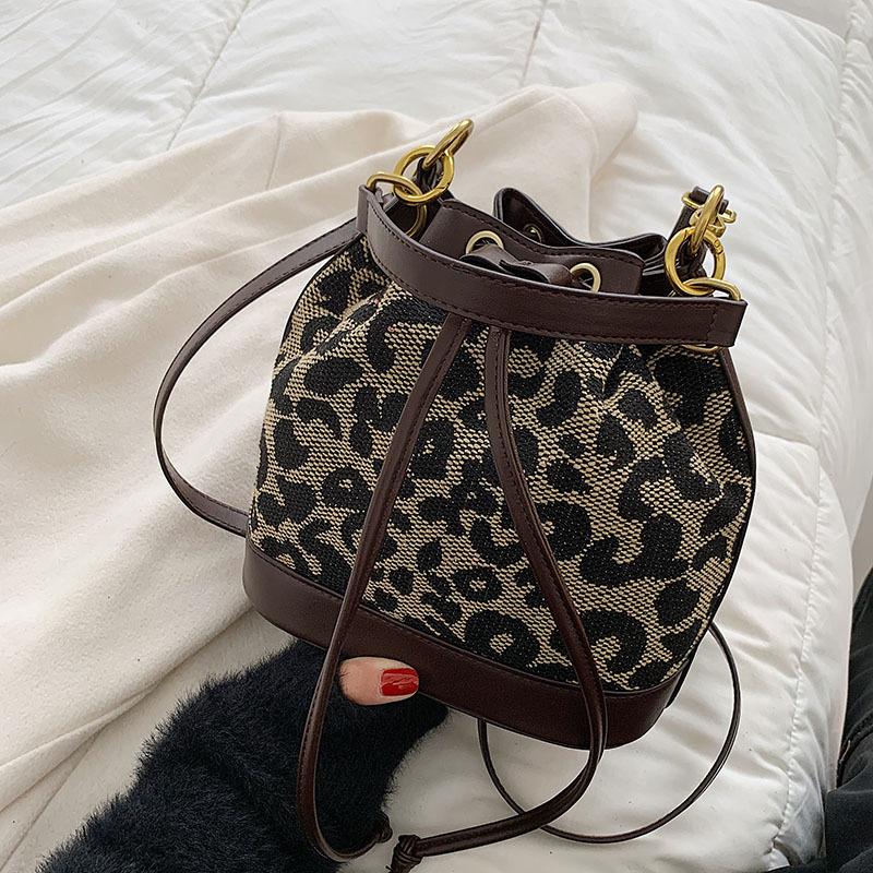 Leopard Print Bag Women's New Versatile Messenger Bag Casual Handbag