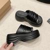 Fashion 2024 Summer New Pinch Toe Slippers Womens Platform Gladiator Shoes Flip Flop Pleated Soft Leather Comfortable Thick Sole Sandal