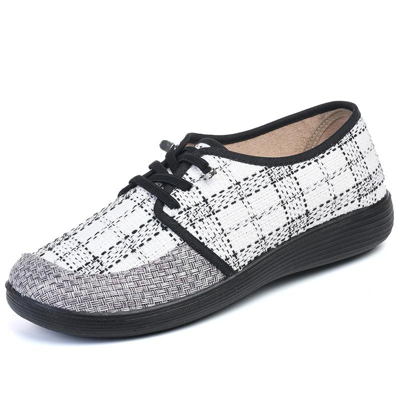 Spring new old Beijing cloth shoes women's flat-bottomed breathable single shoes one-pedal women's shoes comfortable casual mother shoes