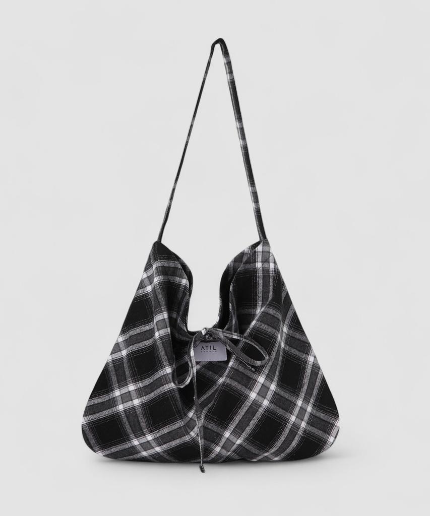 Atil Studio Cozy Check Shoulder Bag _Black