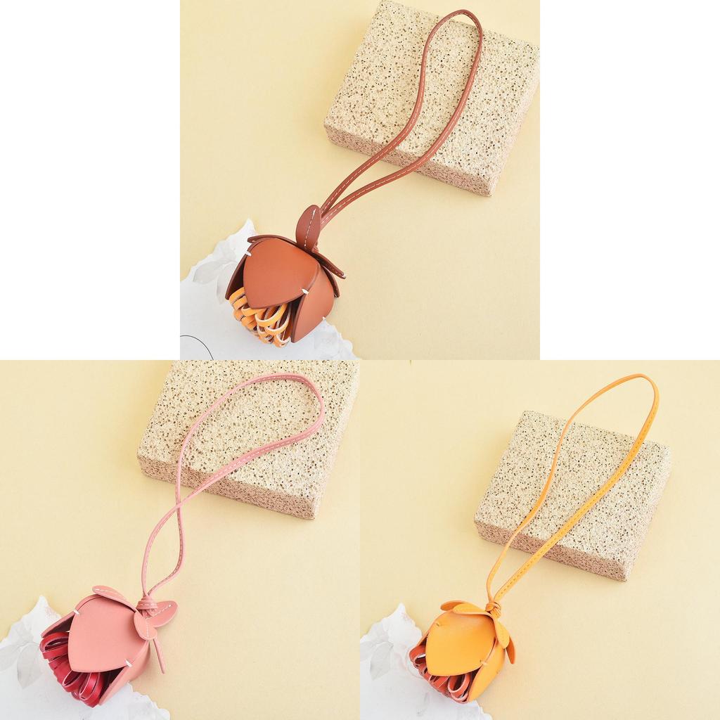 Blumiger Taschenanhänger Schlüsselanhänger mit geflochtenem Leder für Damen Accessoires