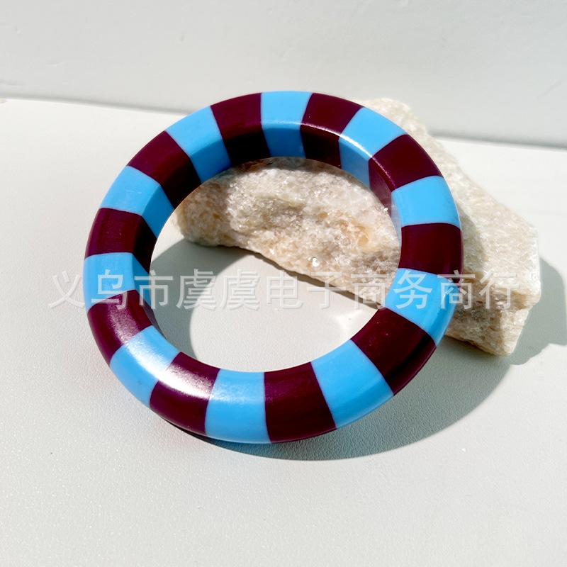 

Simple Personality Geometric Circular Double Color Contrasting Color Striped Resin Bangles for Women Fashion Item Jewelry Gifts