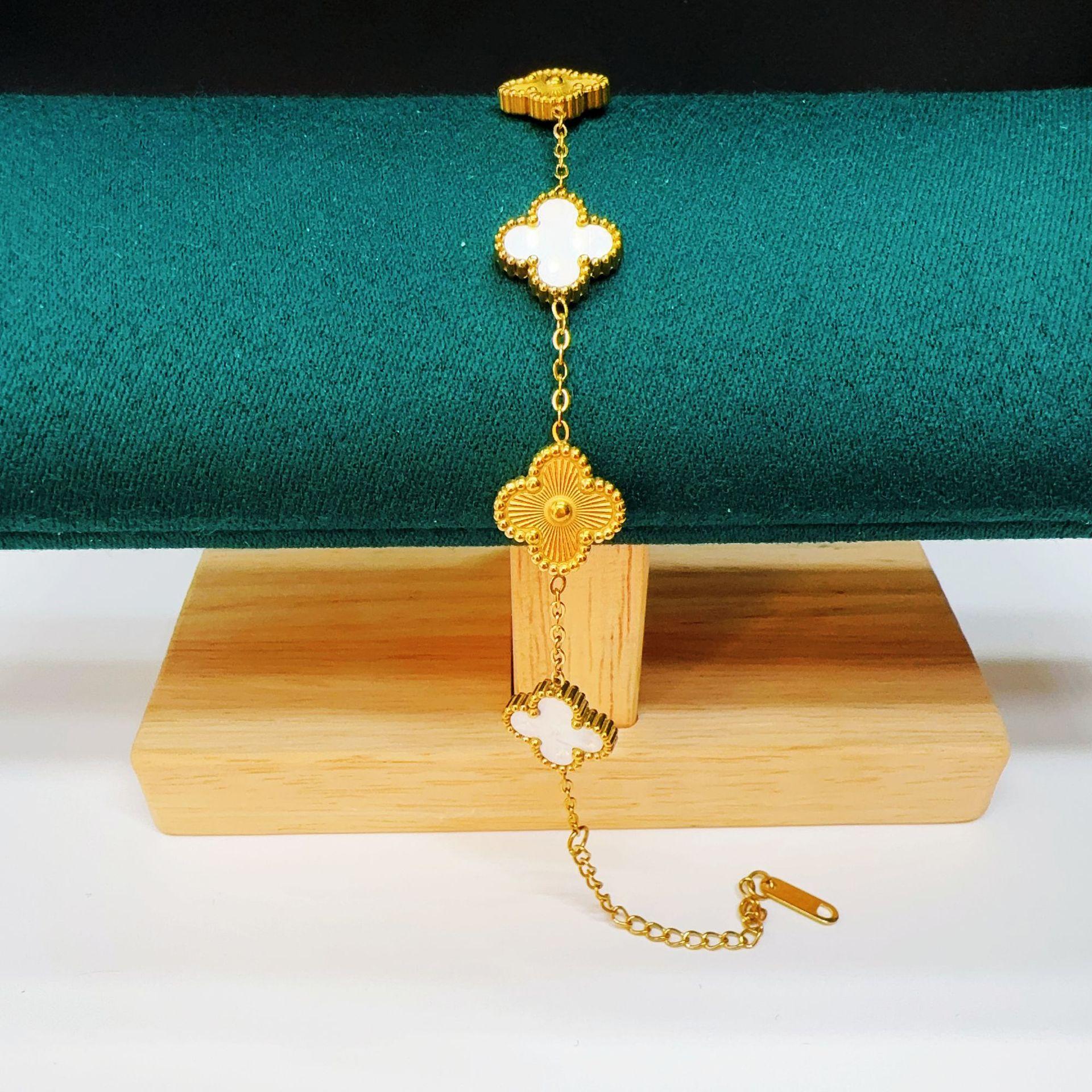 

Браслет из титановой стали с пятью цветами и четырьмя листочками клевера для женщин, не теряющий цвет, 18 карат, легкие роскошные ювелирные изделия