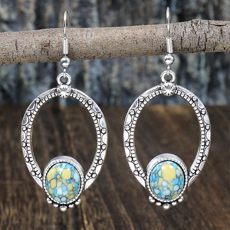 GemChic Women's New Vintage Classical Hollow Crystal Drops Pendant Necklace Earrings Two Piece Set Ethnic Birthday Christmas Jewelry Gift