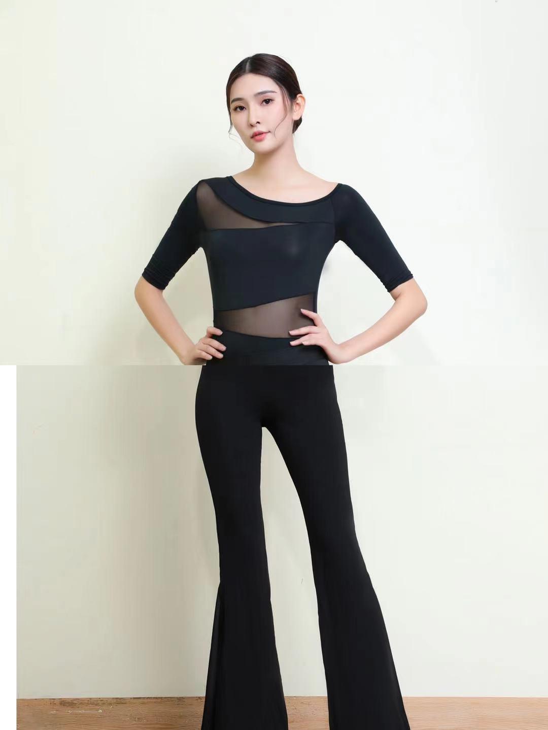 

Комплект для тренировок танцев из пряжи, соединенной внахлест: Купальник и расклешенные брюки с темной пряжкой XXXL