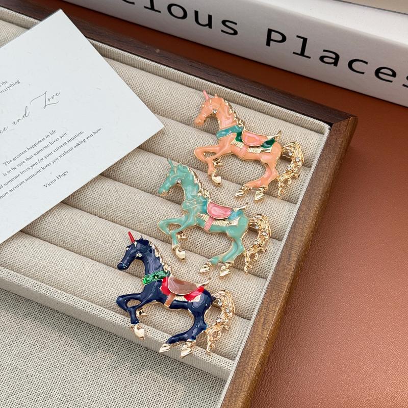 Vintage Court Style Enamel Galloping War Horse Brooches Pins For Women Clothing Accessories Men Fashion Suit Lapel Corsage