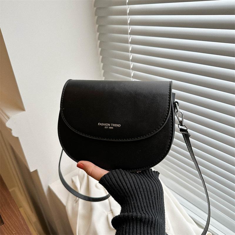 2025 Solid Color New Simple New Fashion Candy Color Fashion Casual Saddle Women's Shoulder Messenger Bag