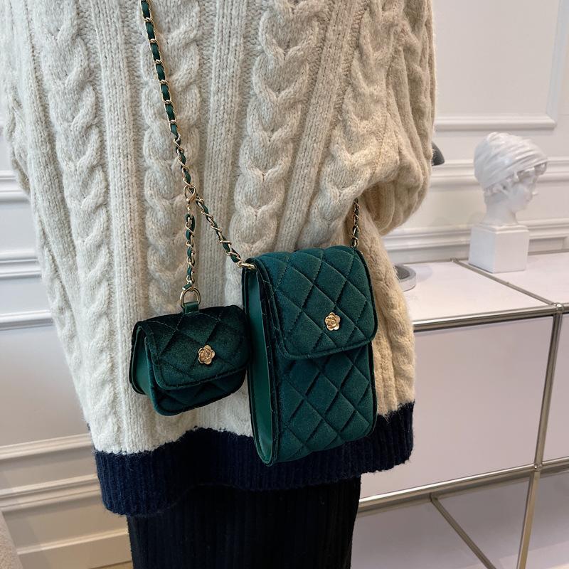 Niche design bag women's 2025 autumn and winter new velvet mobile phone lipstick bag trendy fashion chain shoulder messenger bag