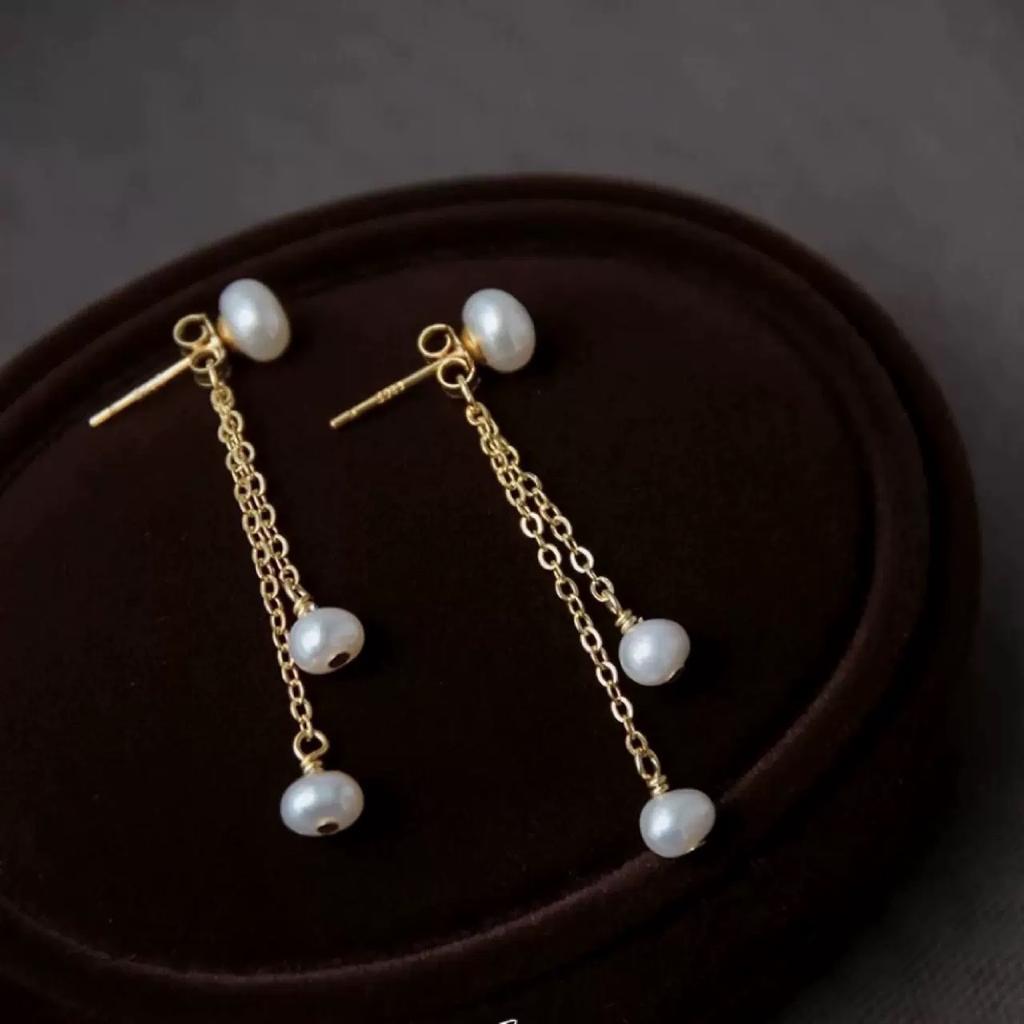 Natural freshwater pearl short URL strip pendant stud earrings women's ins niche 11k gold bag design high-end versatile earrings