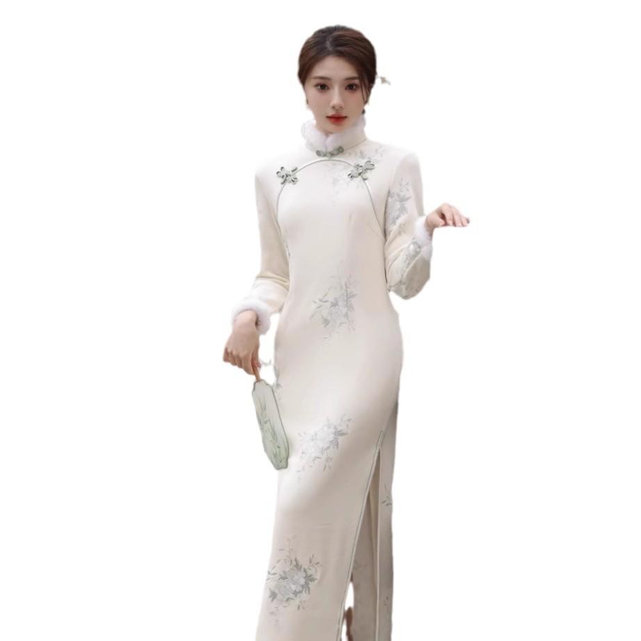 New Chinese-style women's clothing, winter velvet and thicker improved cheongsam, young slim and thin skirts can be worn every day