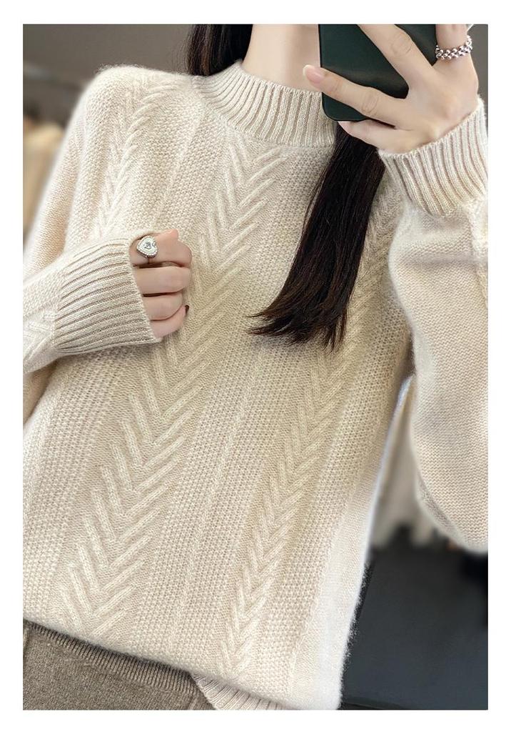 2025 Autumn/Winter Women's Loose Warm Knit Pullover with Half-High Neck and Raglan Sleeves in Korean Style
