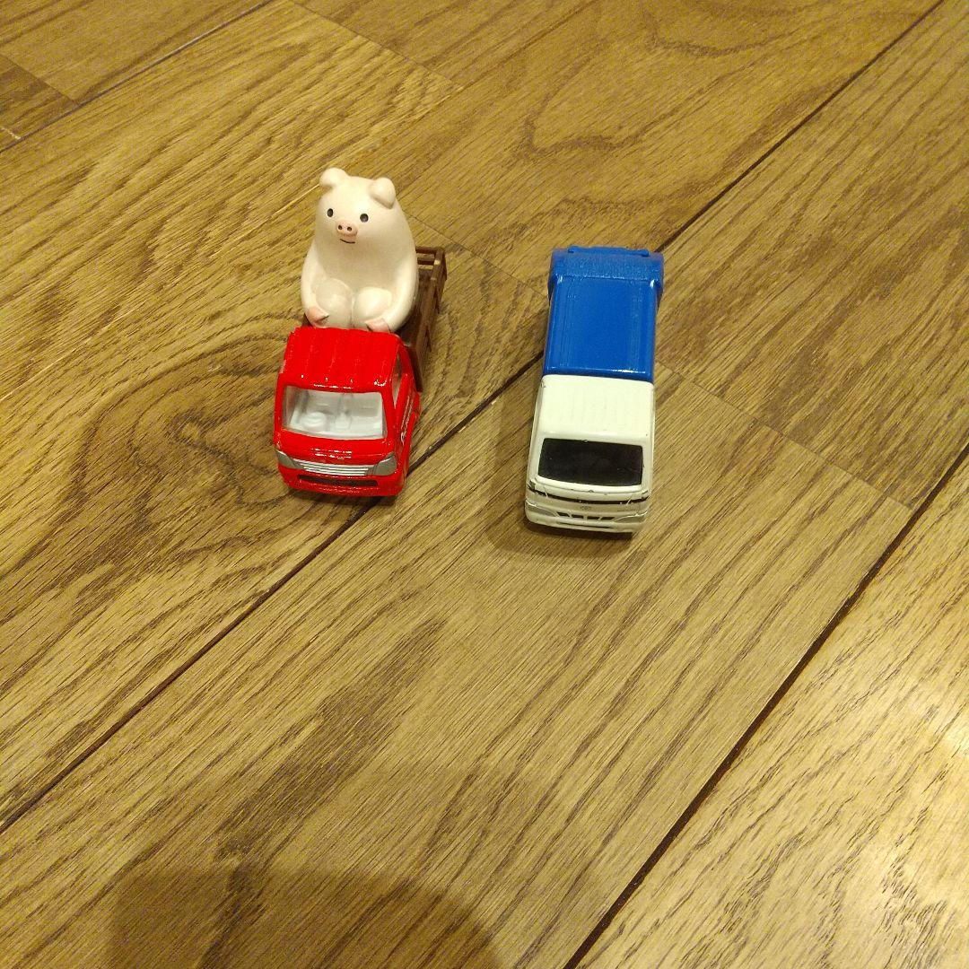 Used Tomica Garbage Truck Set of 2 with PigFarm Pig Doll Exclusive to Tomica Shop