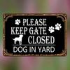 Vintage Keep Gate Closed Dog Sign, 2D Flat Iron Wall Decor, Pre-Drilled Holes for Home Office Kitchen