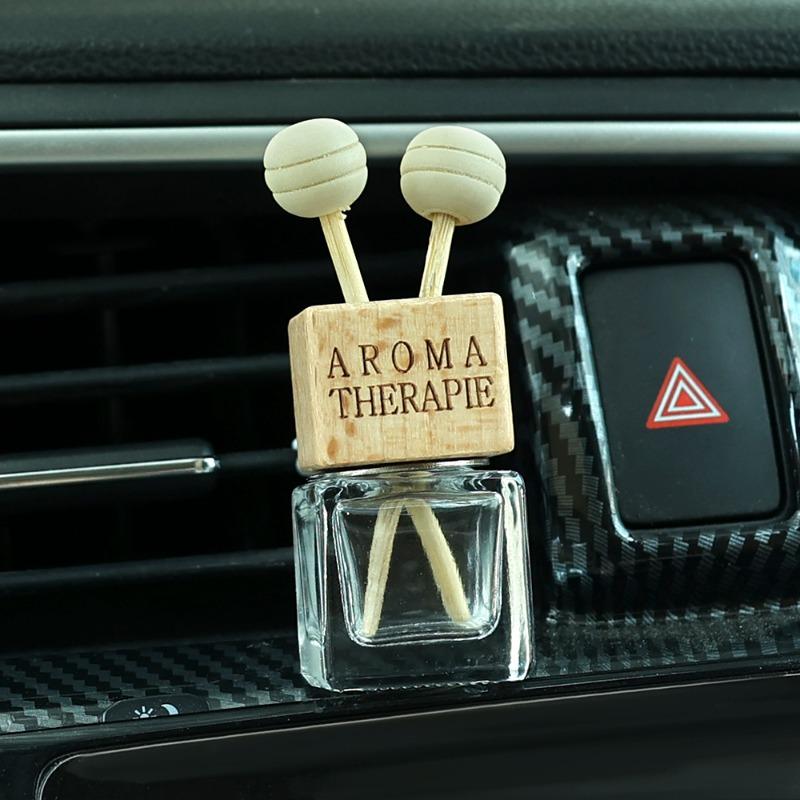 Car Air Outlet Aromatherapy Clip Automatic Truck Air Vent Empty Glass Perfume Bottle Air Purifier Car Decorative Accessories
