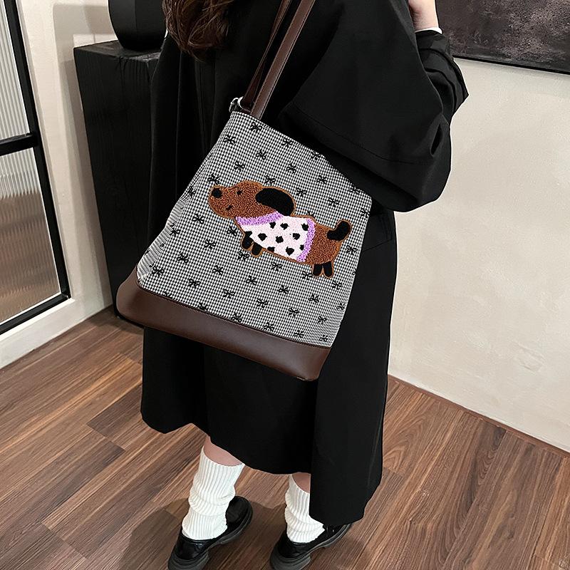 

Багатофункціональна корейська версія жіночої сумки через плече 2024 нова картата портативна сумка-тоут великої місткості повсякденний рюкзак 31*15*29