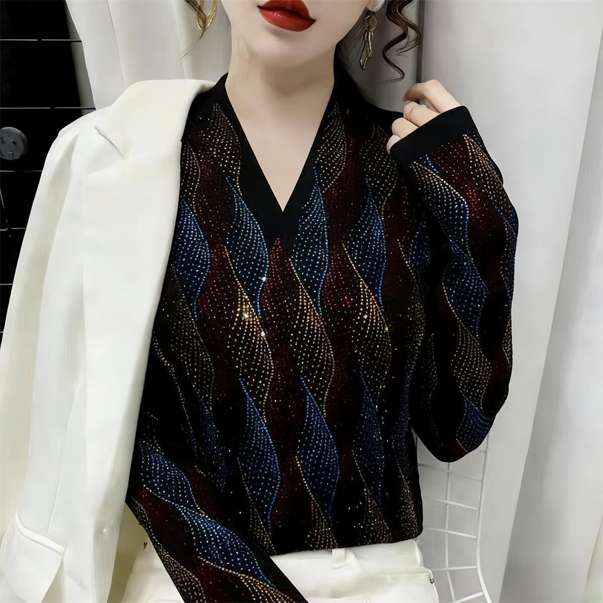 

Autumn/Winter V-Neck Women s Base Layer Shirt with Diamond Detail, Long-Sleeve T-Shirt. L (106-115 cm)