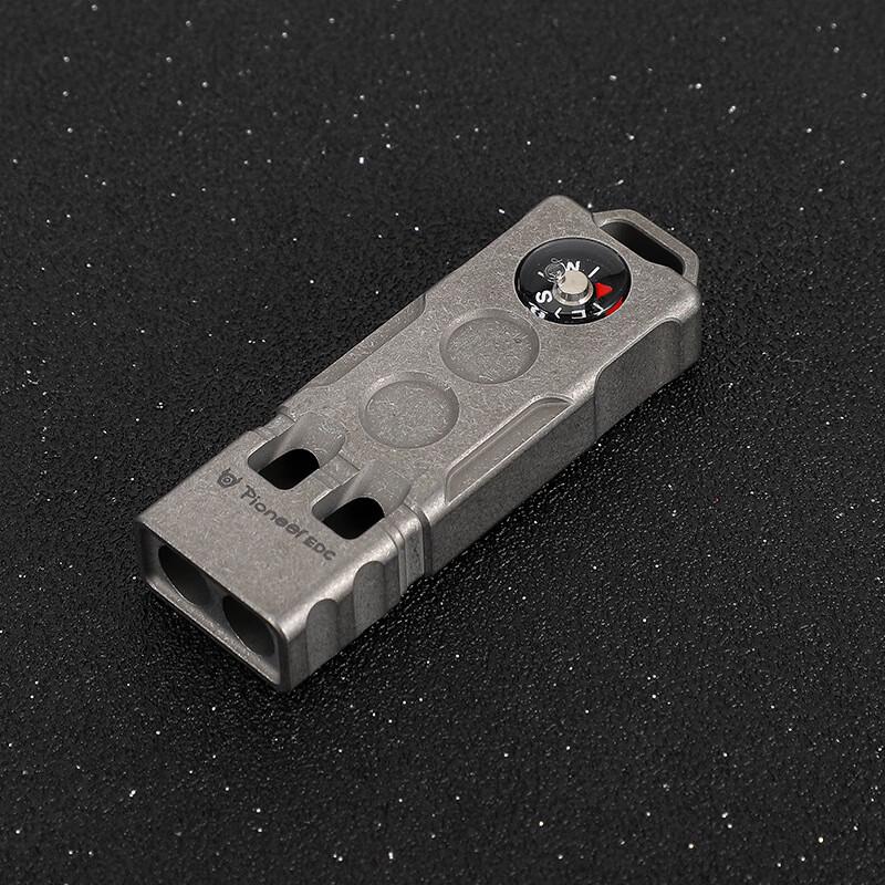 

HEIXIE Titanium Dual-Tube Outdoor Whistle & Compass Dual-Tube
