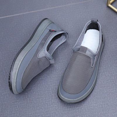 Atmungsaktive Sommerschuhe aus Mesh für Herren – bequem, weiche Sohle im alten Peking-Stil für mittleres und älteres Alter.