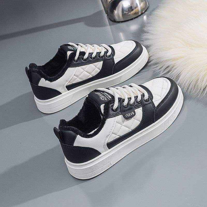 

Флисовые маленькие белые туфли женские 2025 новые зимние теплые хлопковые туфли на плоской подошве студенческие две хлопковые легкие беговые повседневные кеды 40 чёрный