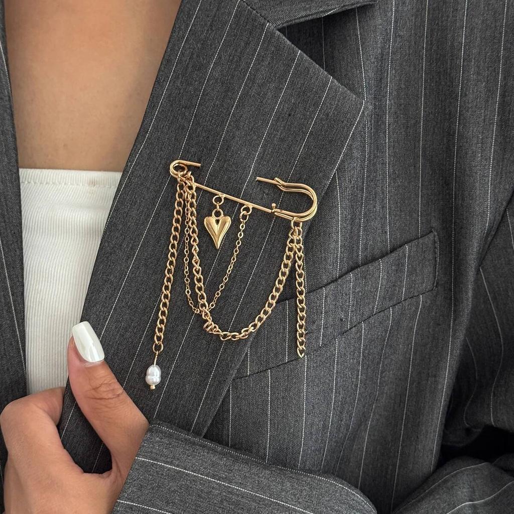 Salircon New Exquisite Love Heart Imitation Pearls Tassel Pendant Brooch Women Elegant Suit Pins Daily Wear Jewelry Gift
