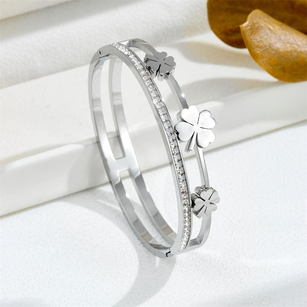 

2026 Four-leaf Clover Bracelet Double Ring with Diamond Buckle Lucky Grass Bracelet INS Wind Lucky Element 18CM