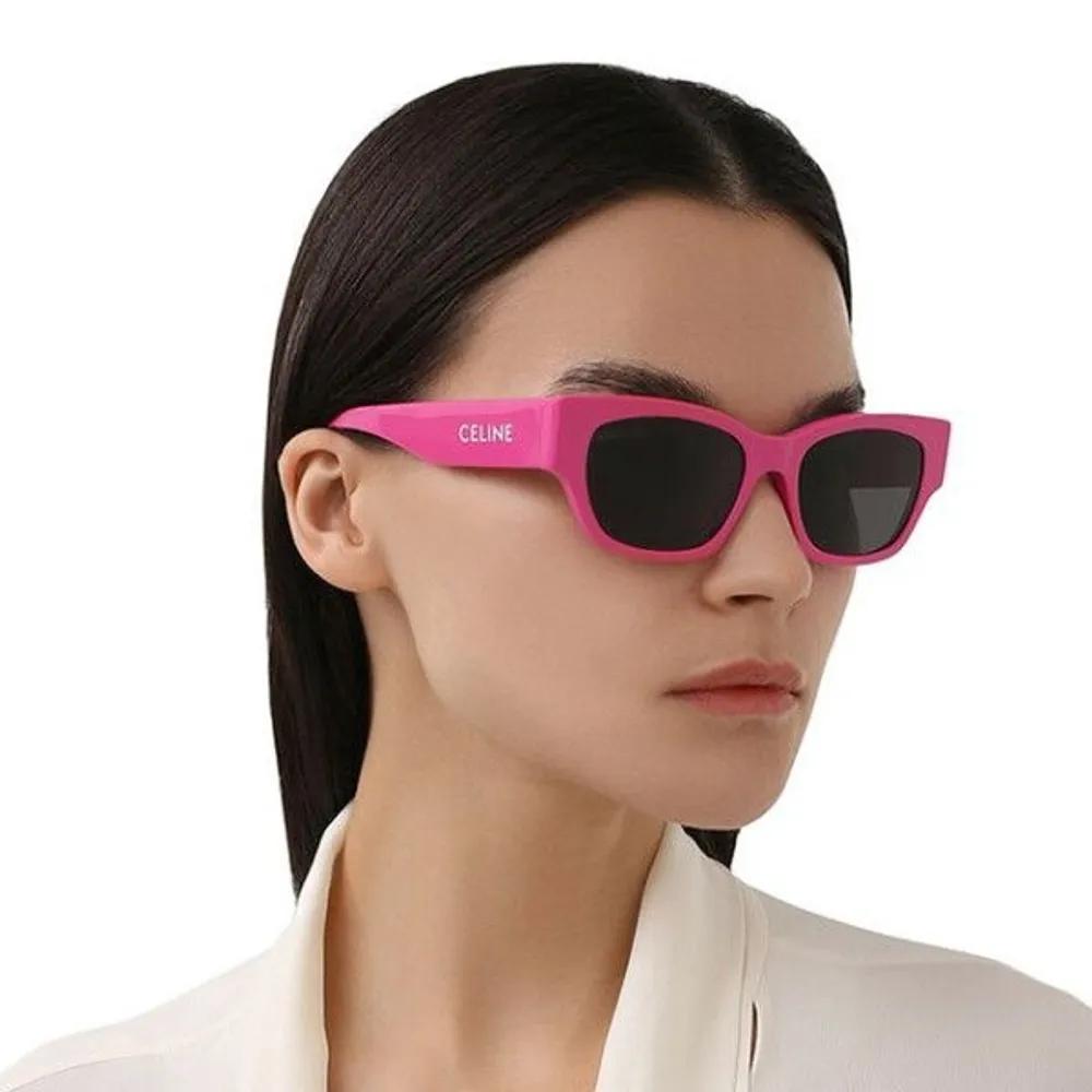 

[Celine] Monochrome 01 Sunglasses CL40197U 75A Pink Square Horn-rimmed Unique Women s Fashion