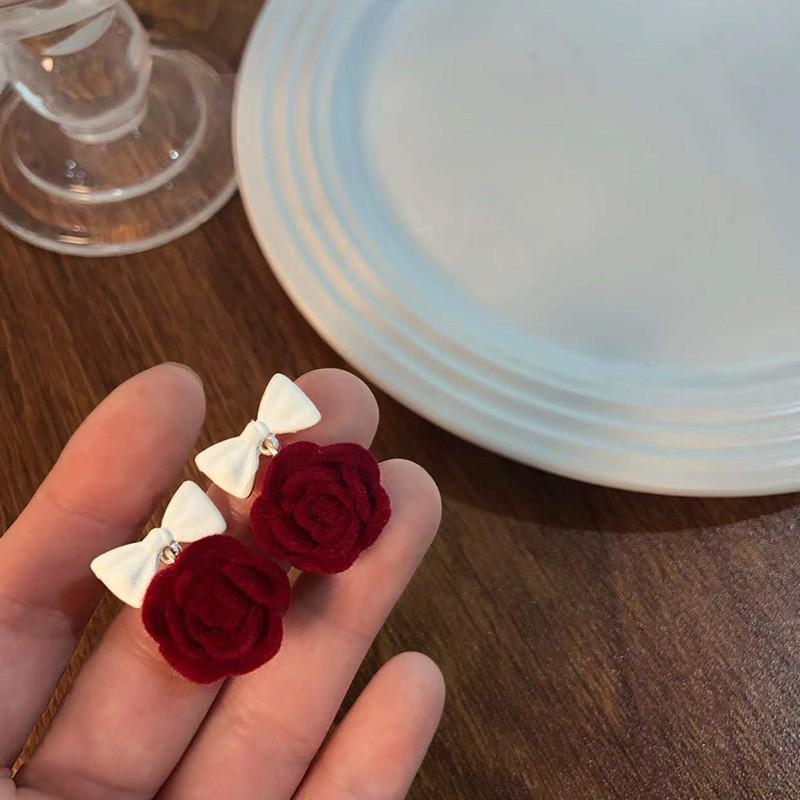 2025 New Year Red Velvet Pearl Earrings: Retro Hong Kong Style Whitening Studs for Women