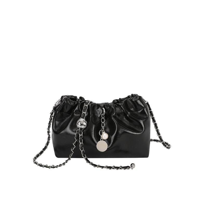 Borsa a Catena con Tracolla Pieghettata Trendy e Design Piccolo e di Nicchia.