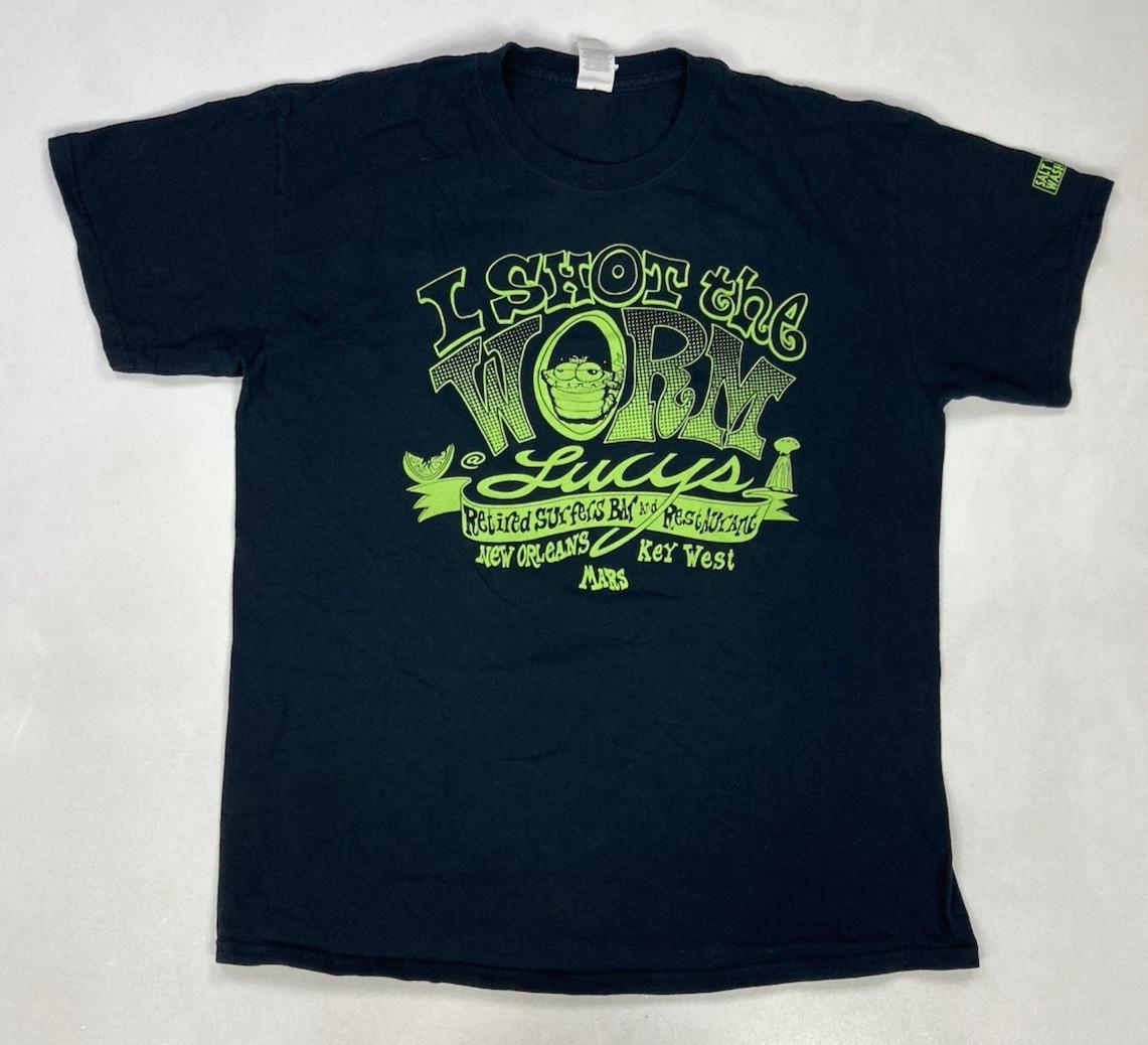 Lucy s Retired Surfers Bar And Restaurant Graphic T-shirt Men Large Black Worm L