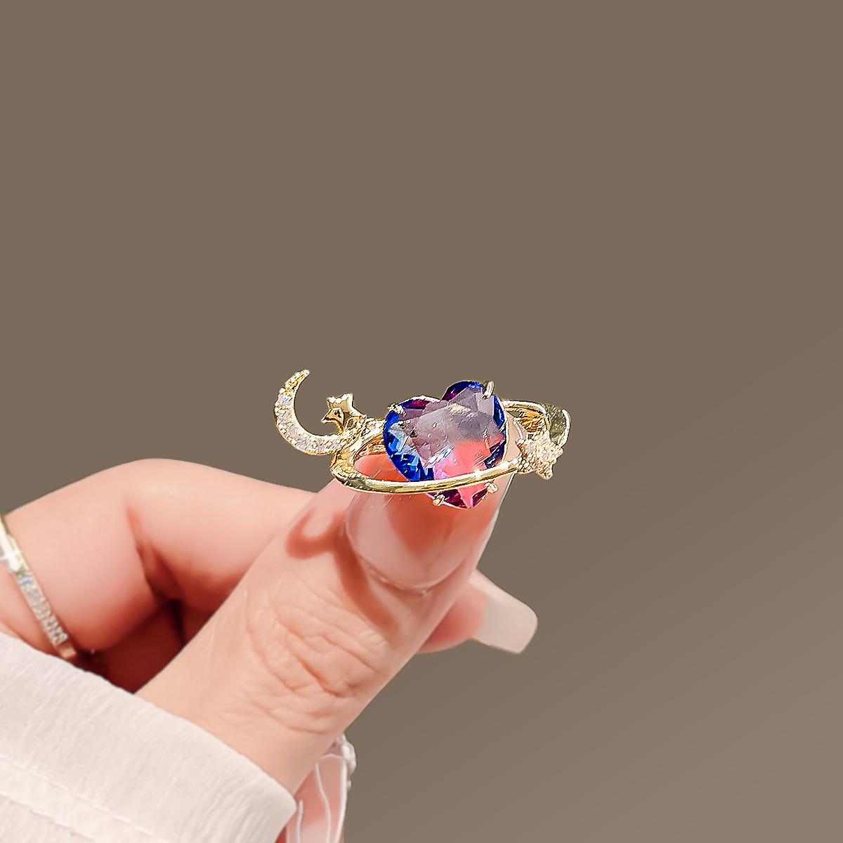 

Маленькая брошь «Любовь» из кристаллов, высококачественный женский нишевый дизайн, булавка «Звезда и Луна», роскошная брошь «Темперамент», антибликовая пряжка для одежды