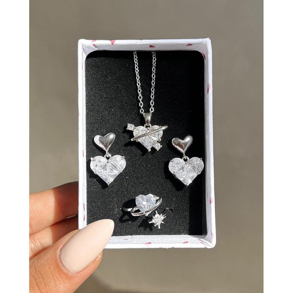 

17 км, 4 шт./компл., ретро циркониевое ожерелье, комплект серег и колец, серьги-капли с кристаллами, кольца-колье для женщин, ювелирные аксессуары 20*15*15